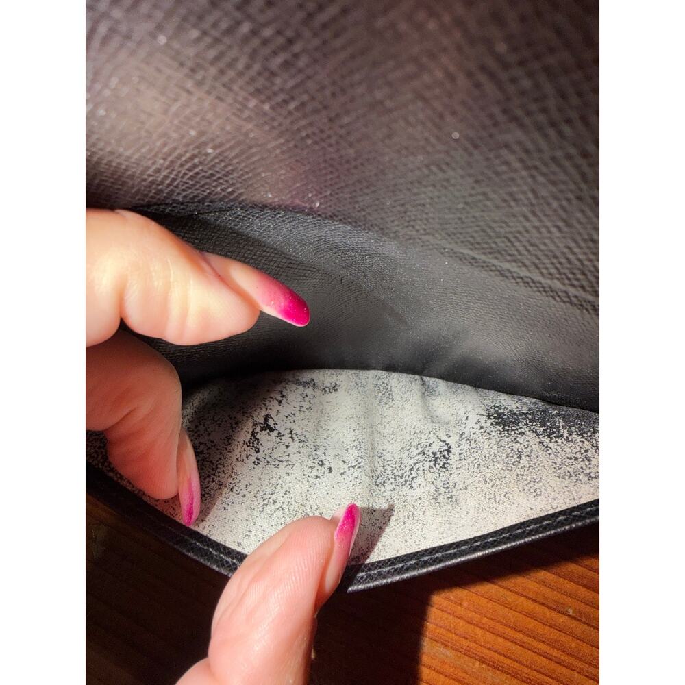 Louis Vuitton Black EPI Brazza Wallet - Picture 4 of 8